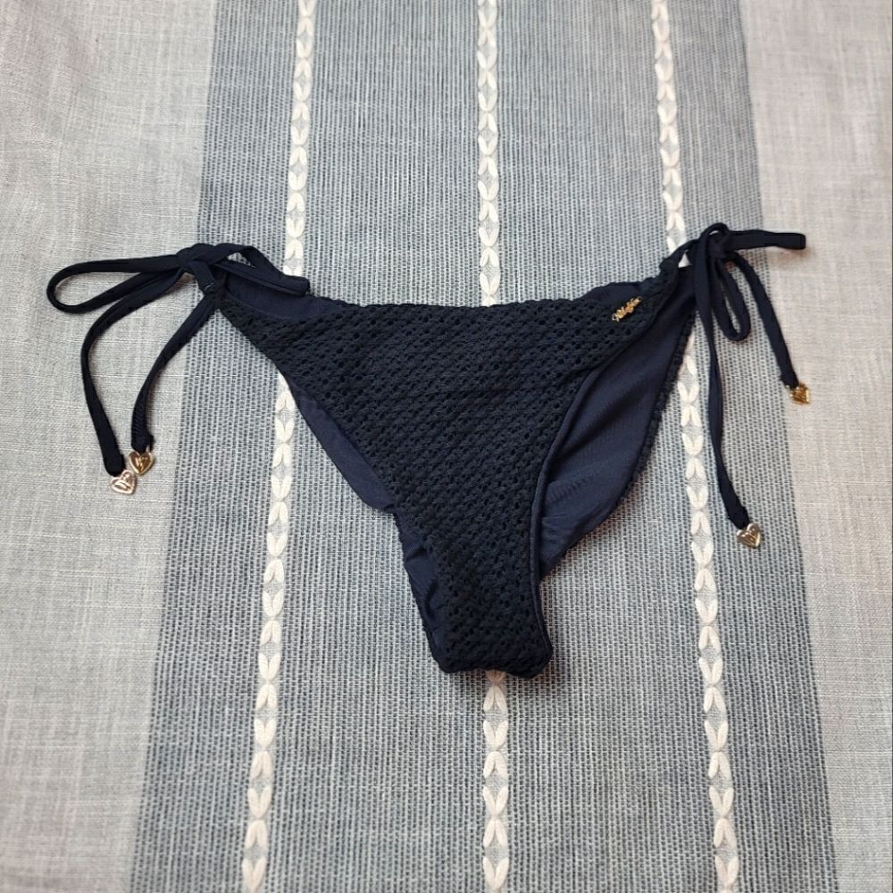 NWOT- WILD FOX Bikini Bottoms